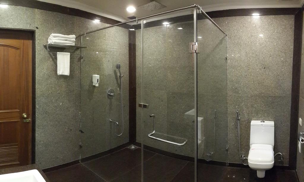 Hotel Aram Jamnagar Room photo